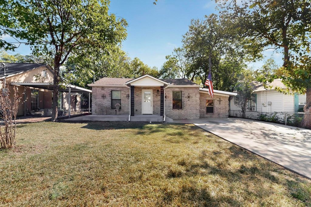 4214 Falls Drive, Dallas, TX 75211 — exterior