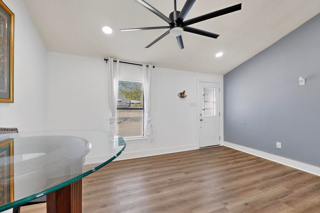 4214 Falls Drive, Dallas, TX 75211 — photo 5