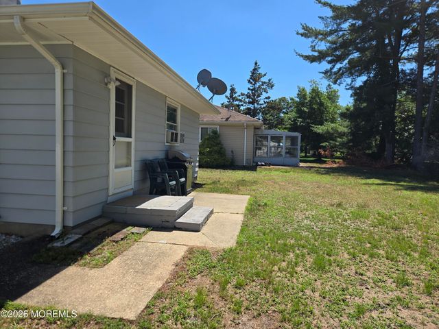 613 Jamaica Boulevard, Toms River, NJ 08757