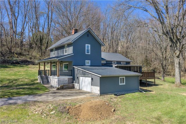 3689 Reichman Drive NW, Dover, OH 44622