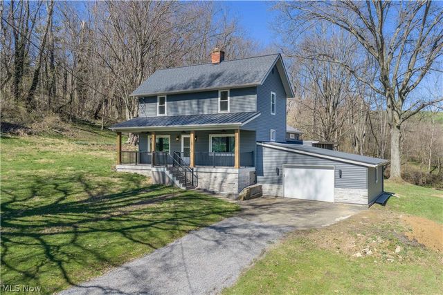 3689 Reichman Drive NW, Dover, OH 44622