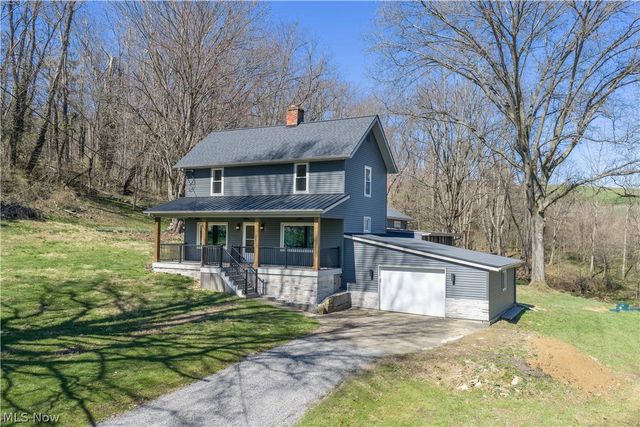 3689 Reichman Drive NW, Dover, OH 44622