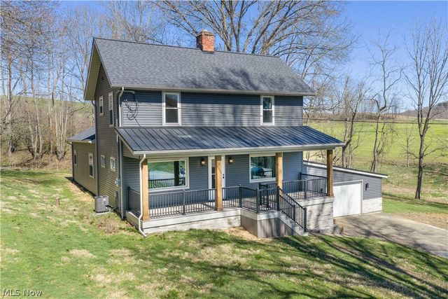 3689 Reichman Drive NW, Dover, OH 44622