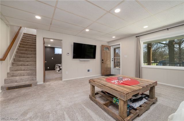 3689 Reichman Drive NW, Dover, OH 44622