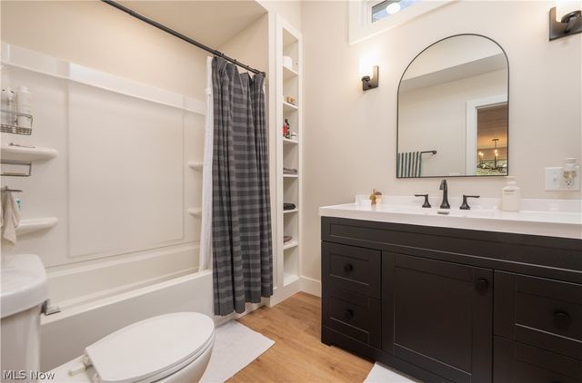 3689 Reichman Drive NW, Dover, OH 44622