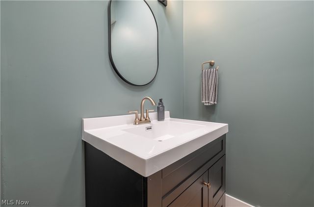 3689 Reichman Drive NW, Dover, OH 44622