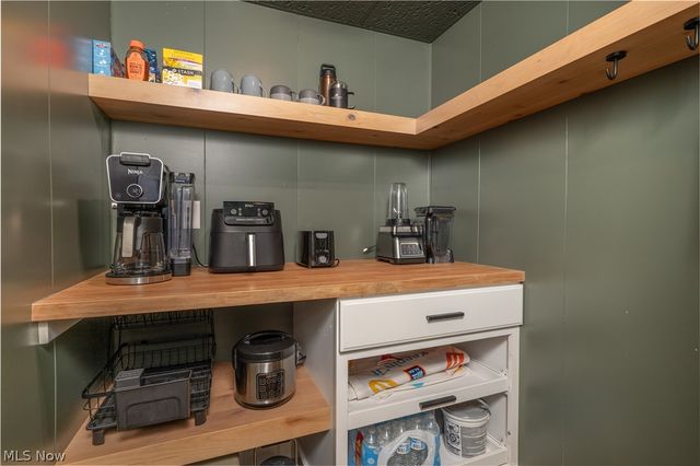 3689 Reichman Drive NW, Dover, OH 44622