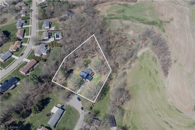 3689 Reichman Drive NW, Dover, OH 44622