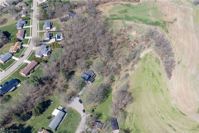 3689 Reichman Drive NW, Dover, OH 44622