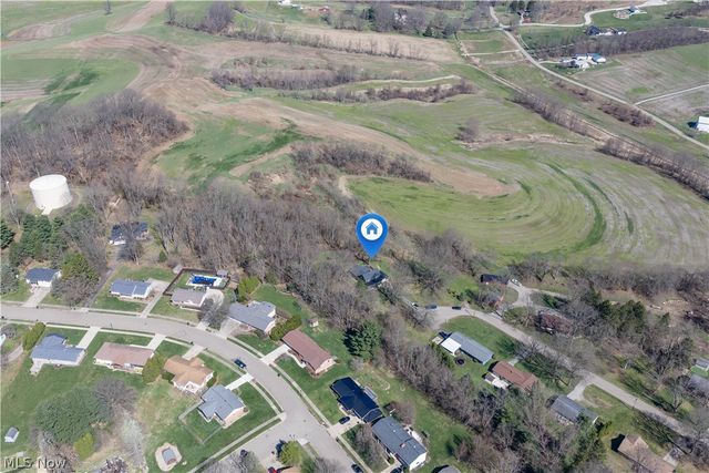 3689 Reichman Drive NW, Dover, OH 44622