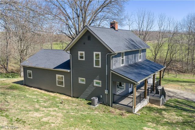 3689 Reichman Drive NW, Dover, OH 44622