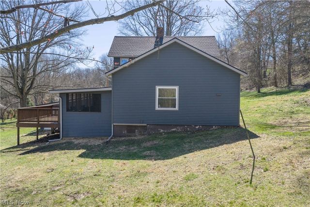 3689 Reichman Drive NW, Dover, OH 44622