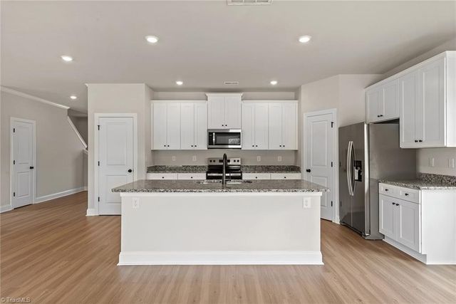 3446 Robindale Drive, Winston-salem, NC 27107