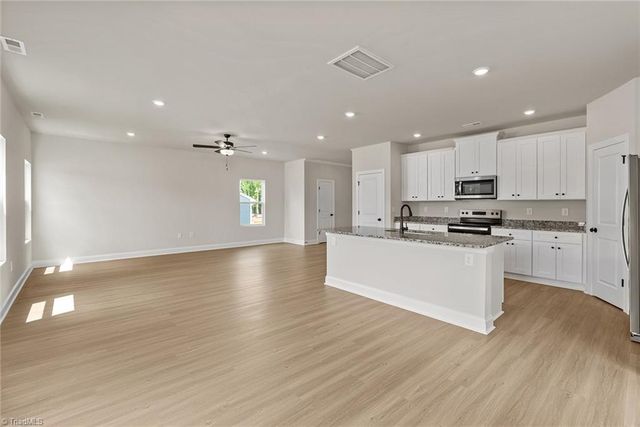 3446 Robindale Drive, Winston-salem, NC 27107