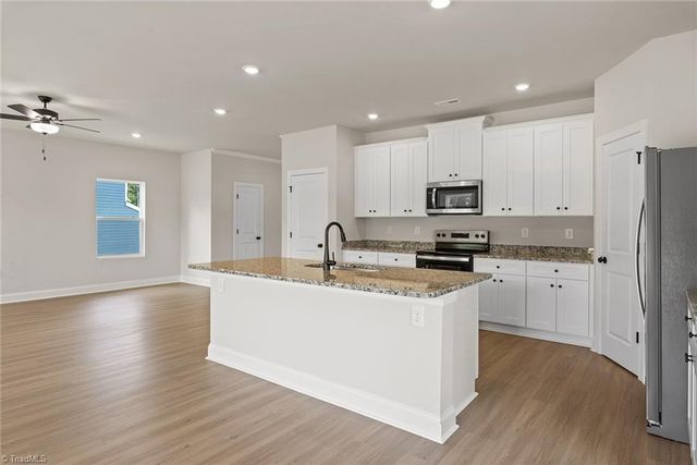 3446 Robindale Drive, Winston-salem, NC 27107