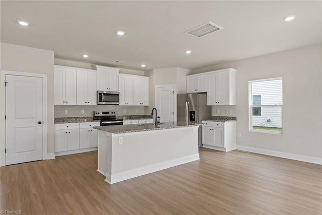 3446 Robindale Drive, Winston-salem, NC 27107