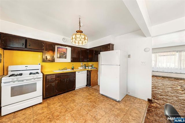 324 Mayhill Street, Saddle Brook, NJ 07663