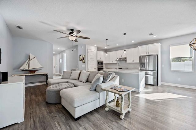3926 SUNSHINE PINE AVENUE, Bradenton, FL 34203