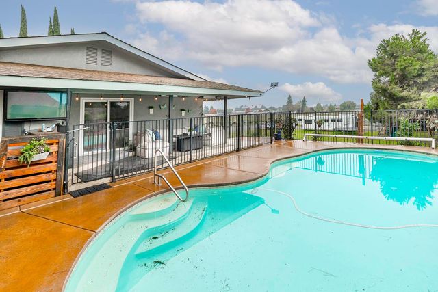 4906 Webster Rd, Oakdale, CA 95361