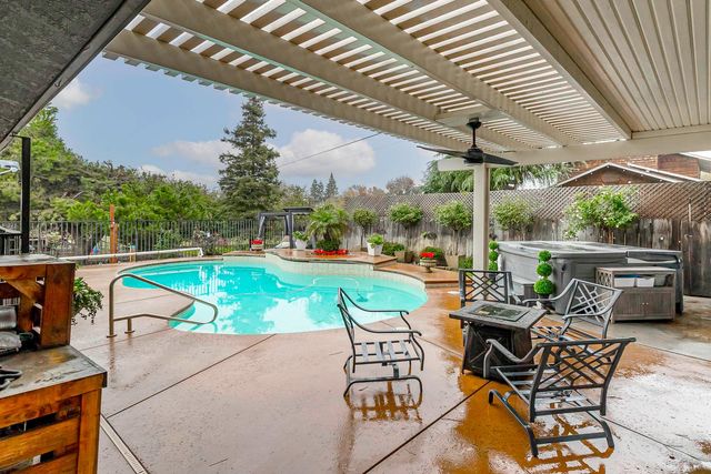 4906 Webster Rd, Oakdale, CA 95361