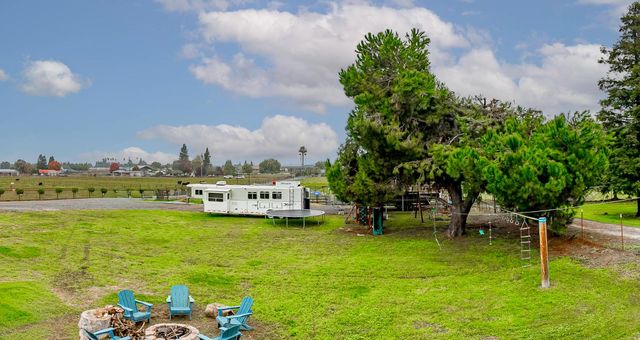 4906 Webster Rd, Oakdale, CA 95361