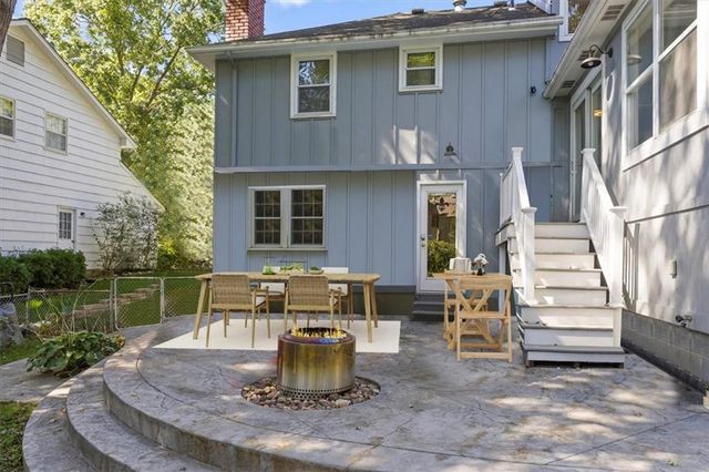 10013 Briar Drive, Overland Park, KS 66207