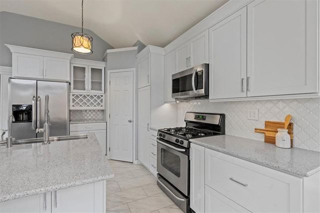 10013 Briar Drive, Overland Park, KS 66207