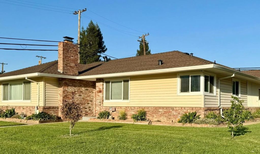 9497 Sara St, Elk Grove, CA 95624