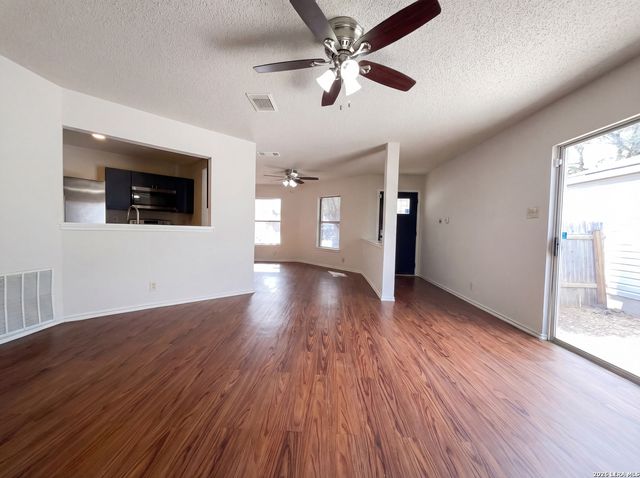 3741 Candlebluff, San Antonio, TX 78244