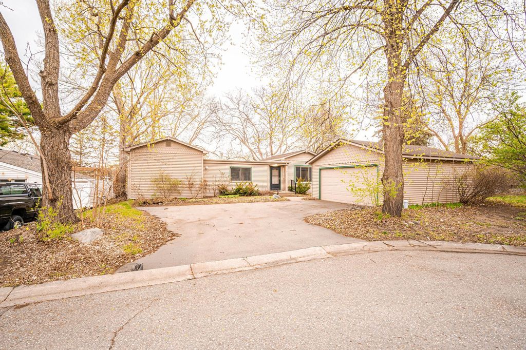 110145 Olin Court, Chaska, MN 55318