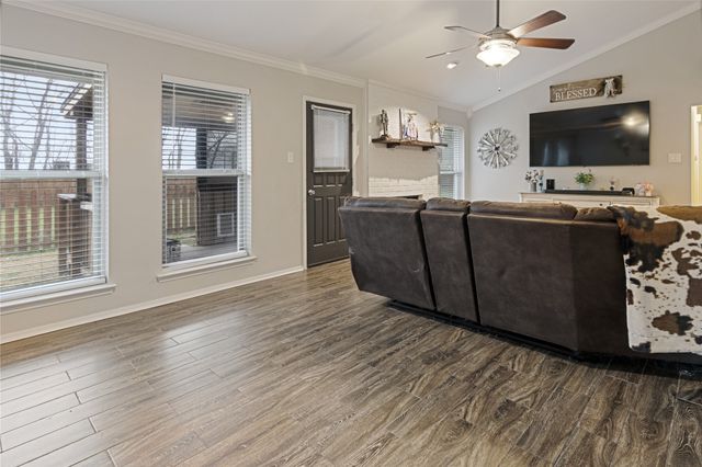 419 W Center Street, Whitewright, TX 75491