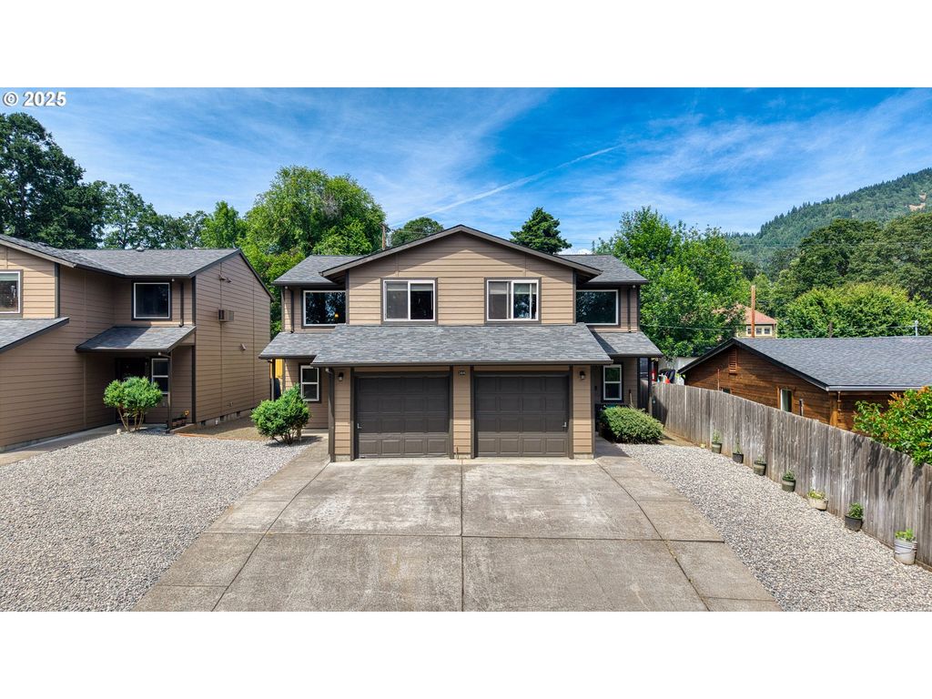 344 Se OAK St, White Salmon, WA 98672