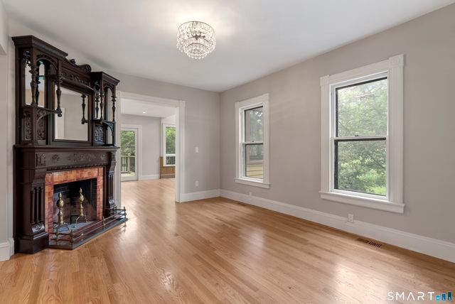 102 Huntington Street, Hartford, CT 06105