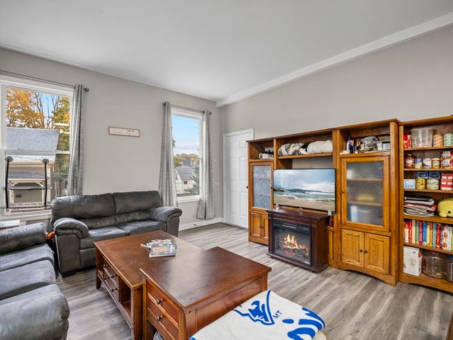 35 Cedar St 6, Gardner, MA 01440