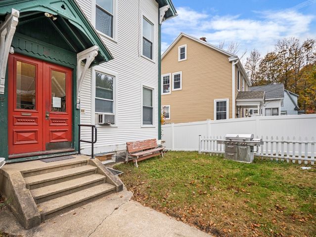 35 Cedar St 6, Gardner, MA 01440