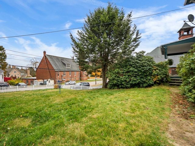 35 Cedar St 6, Gardner, MA 01440