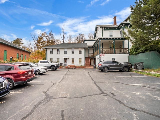 35 Cedar St 6, Gardner, MA 01440