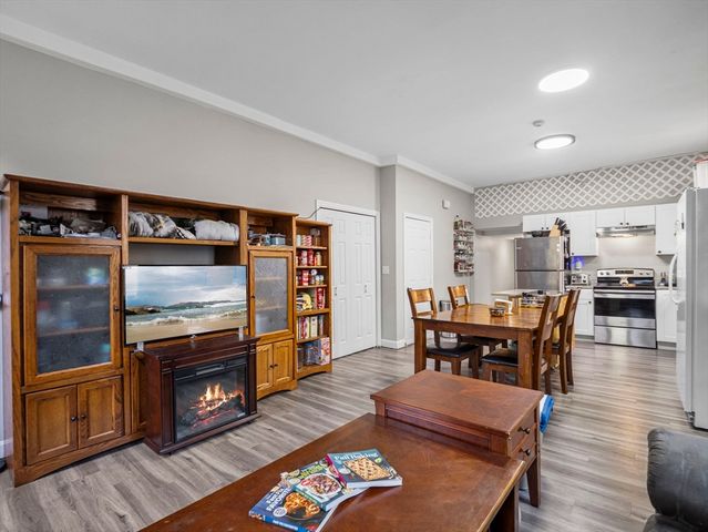 35 Cedar St 6, Gardner, MA 01440