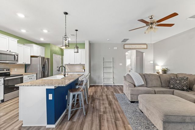 109 Reagor DR, Taylor, TX 76574