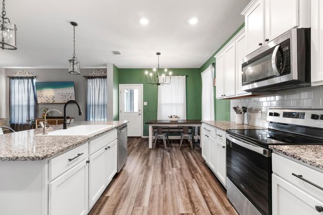 109 Reagor DR, Taylor, TX 76574
