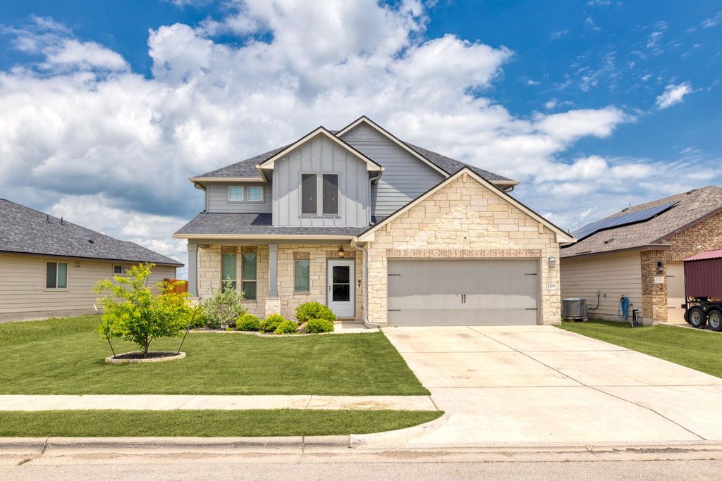 109 Reagor DR, Taylor, TX 76574