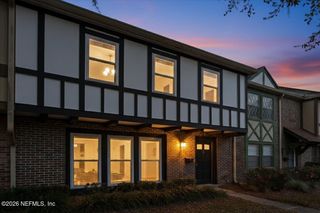 8140 SUTTON Place E, Jacksonville, FL 32217