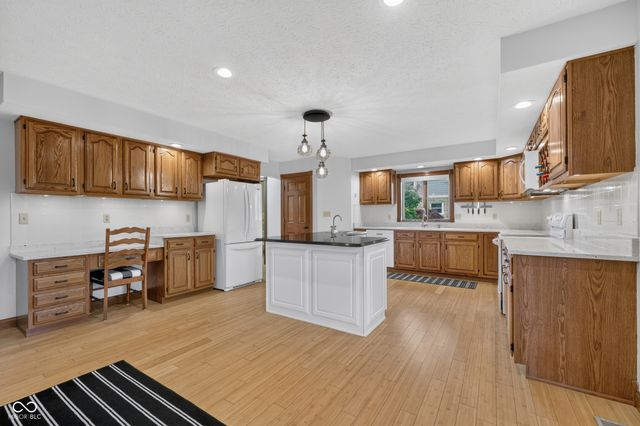 4121 Moss Ridge Lane, Indianapolis, IN 46237