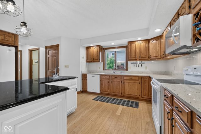 4121 Moss Ridge Lane, Indianapolis, IN 46237
