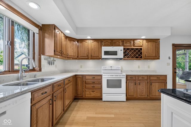 4121 Moss Ridge Lane, Indianapolis, IN 46237
