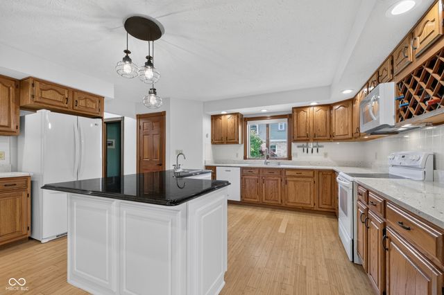 4121 Moss Ridge Lane, Indianapolis, IN 46237