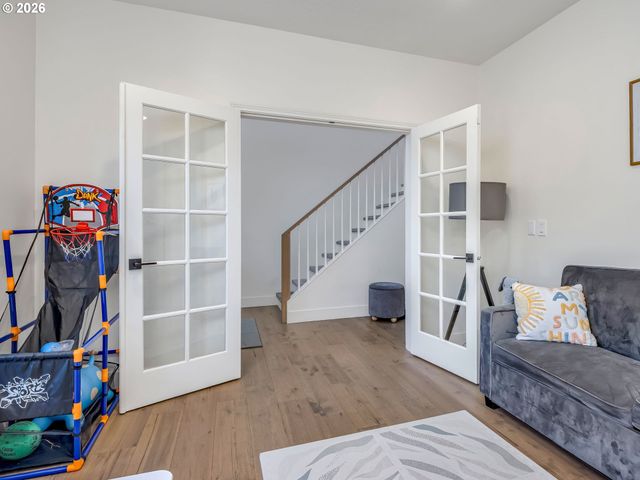 8595 Sw 165TH Ave, Beaverton, OR 97007