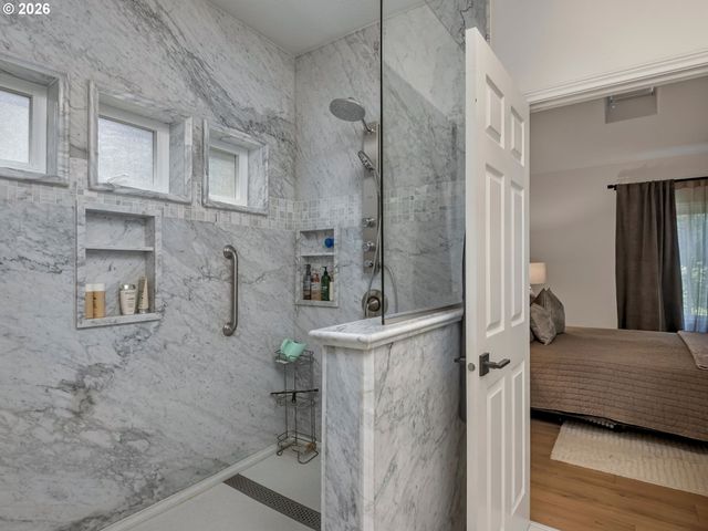 8595 Sw 165TH Ave, Beaverton, OR 97007