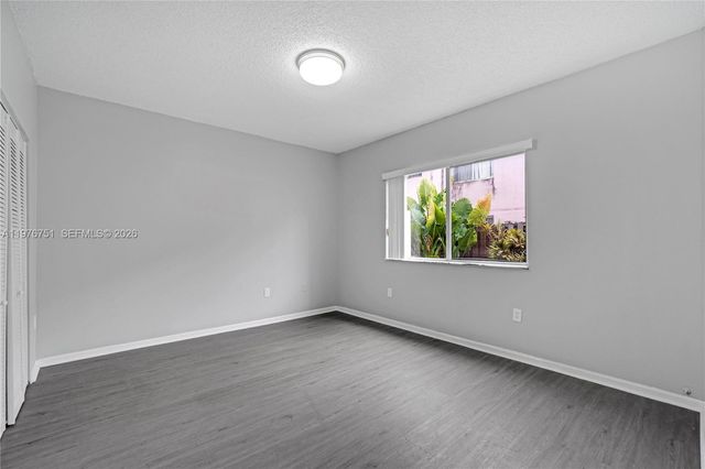 8021 Lake Dr 102, Doral, FL 33166