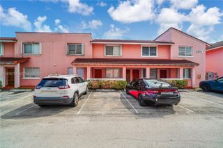 8021 Lake Dr 102, Doral, FL 33166